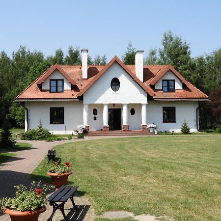 Dom Nasutow Villa Niemce ภายนอก รูปภาพ