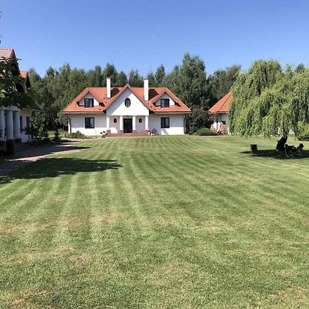 Dom Nasutow Villa Niemce ภายนอก รูปภาพ